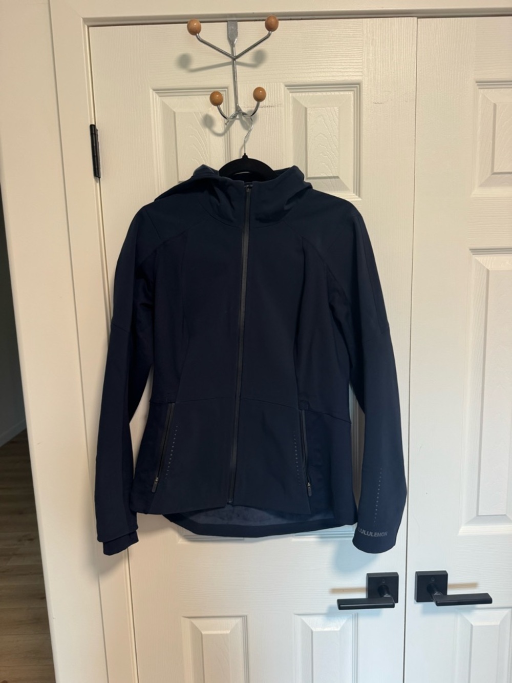 Women’s Lululemon Cross Chill Jacket, Navy, Size L